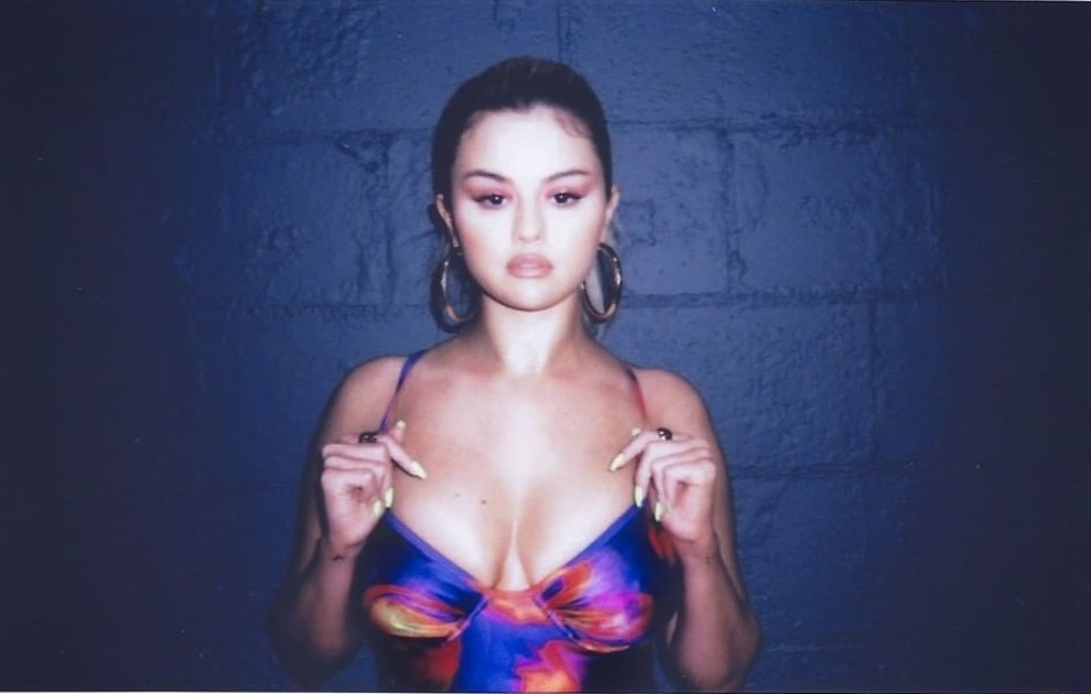 Vì đâu Selena Gomez bỗng lột xác nóng bỏng thế này? - 8 Vì đâu Selena Gomez bỗng lột xác nóng bỏng thế này? - 8