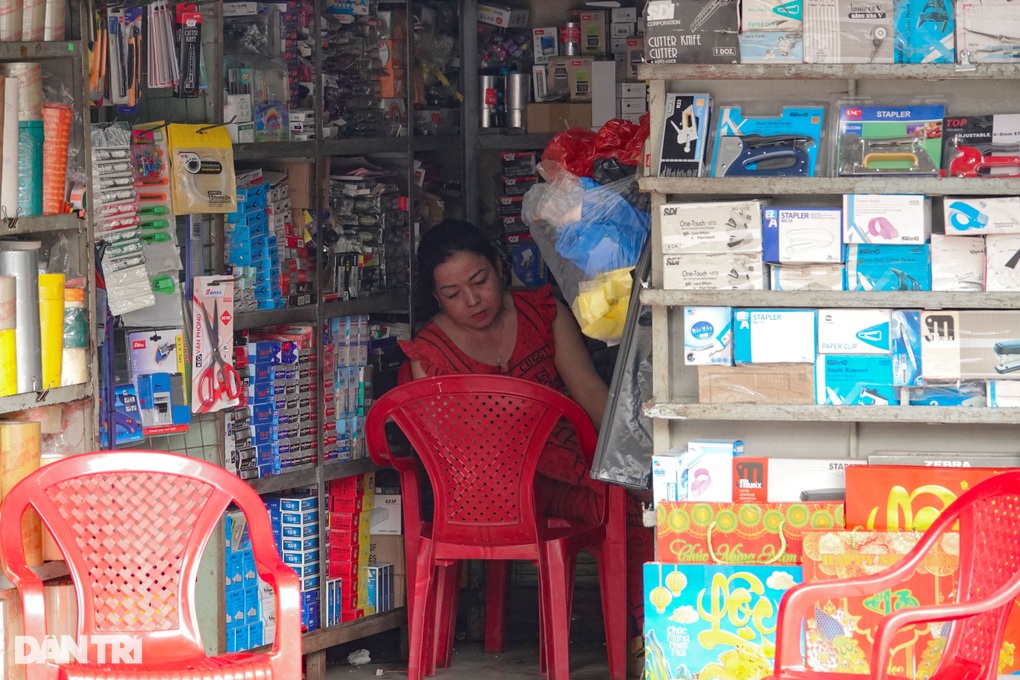 40 năm bán giấy, bút, chưa khi nào ế như năm nay - 3 40 năm bán giấy, bút, chưa khi nào ế như năm nay - 3
