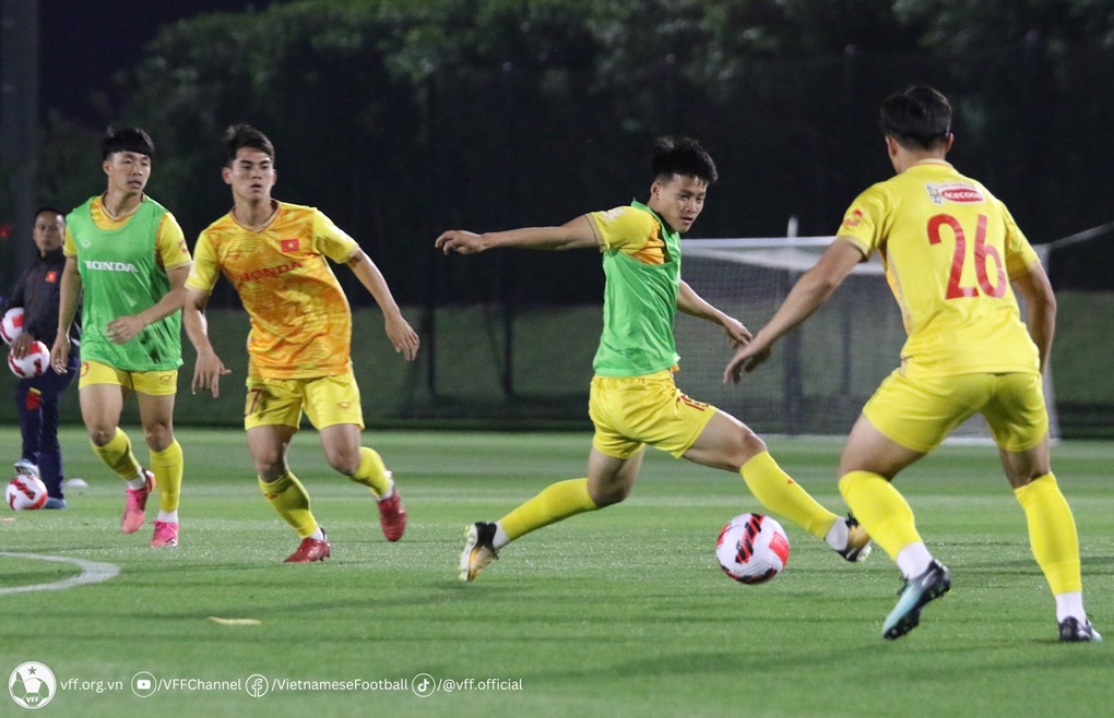 HLV Troussier yêu cầu U23 Việt Nam phải chơi nhiệt huyết và mạnh mẽ hơn - 8 HLV Troussier yêu cầu U23 Việt Nam phải chơi nhiệt huyết và mạnh mẽ hơn - 8