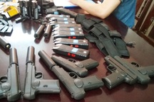 Bắt vụ vận chuyển hàng loạt vũ khí nguy hiểm, thuốc kích dục nữ