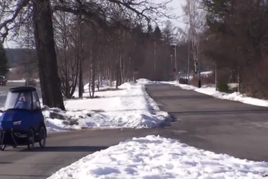 Hài hước chiếc xe đạp “ngụy trang” trong lốt xe ô tô