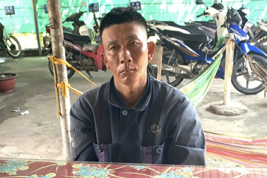 Người dân truy đuổi bắt kẻ cướp 70 tờ vé số của cụ bà