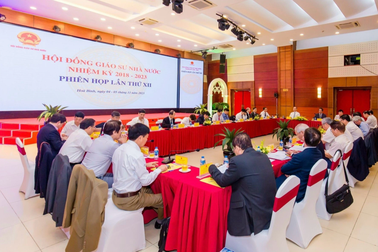 Nữ giảng viên U70 là giáo sư lớn tuổi nhất Việt Nam 2023