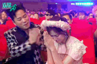 Hòa Minzy nhận 7 giải Làn sóng xanh, thái độ khác lạ sau ồn ào "chiếm sóng"