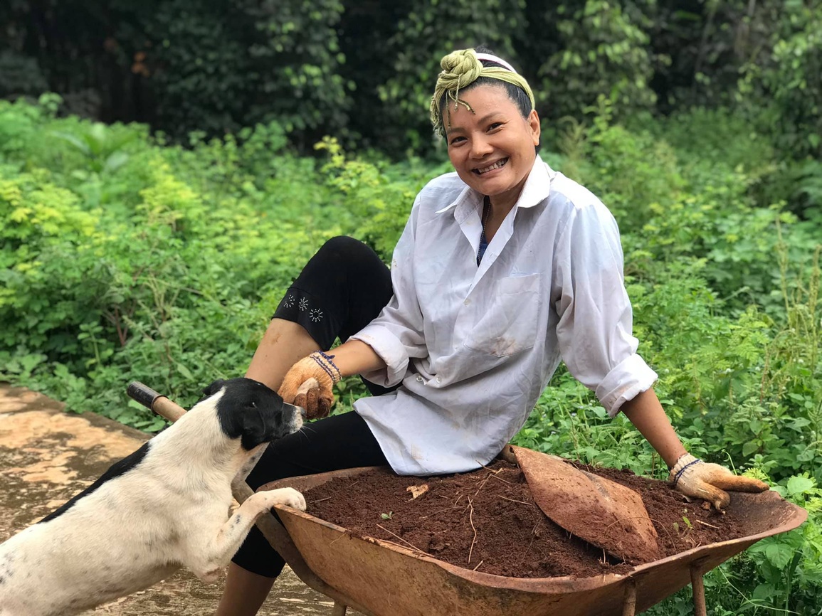 Siu Black và những nghệ sĩ về quê... làm rẫy, nuôi heo - 7 Siu Black và những nghệ sĩ về quê... làm rẫy, nuôi heo - 7