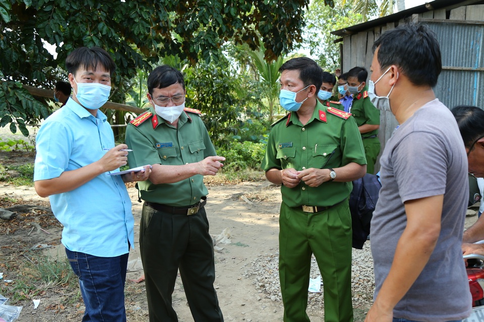 Hai người tử vong trong vụ án mạng, nghi hung thủ tự thiêu - 4 Hai người tử vong trong vụ án mạng, nghi hung thủ tự thiêu - 4