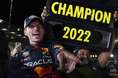 Max Verstappen bảo vệ thành công ngôi vô địch F1