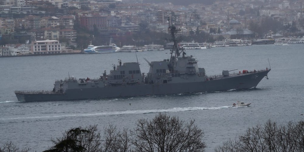 Tàu chiến Mỹ khai hỏa, bắn hạ UAV tấn công trên Biển Đỏ - 1 Tàu chiến Mỹ khai hỏa, bắn hạ UAV tấn công trên Biển Đỏ - 1