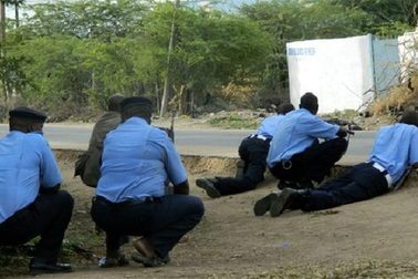 Các tay súng bắt cóc nhiều sinh viên làm con tin tại Kenya, sát hại 14 người