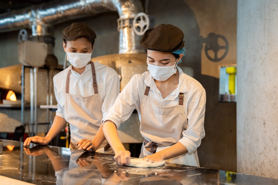 Ấm lòng mùa dịch: Ưu tiên riêng của shipper giao hàng - 3 Ấm lòng mùa dịch: Ưu tiên riêng của shipper giao hàng - 3
