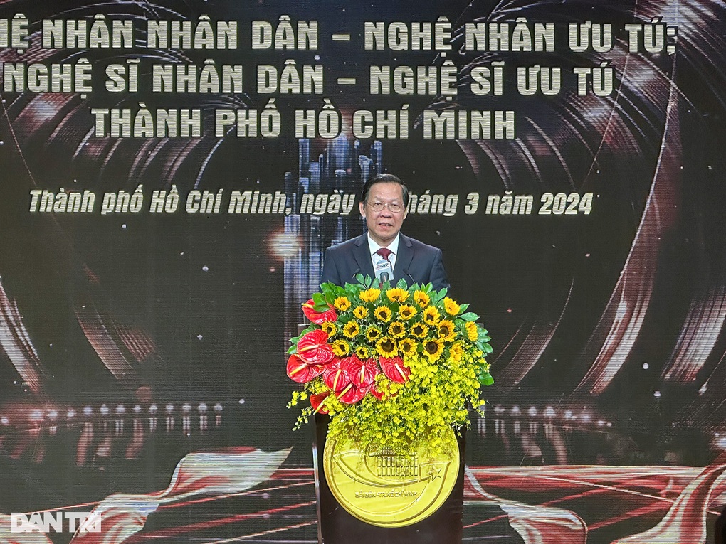 TPHCM tôn vinh NSND, NSƯT: Trịnh Kim Chi nói về danh xưng Á hậu - 1 TPHCM tôn vinh NSND, NSƯT: Trịnh Kim Chi nói về danh xưng Á hậu - 1