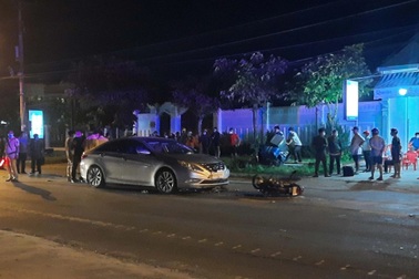 Xe của Văn phòng UBND tỉnh Vĩnh Long va chạm xe máy, một người tử vong