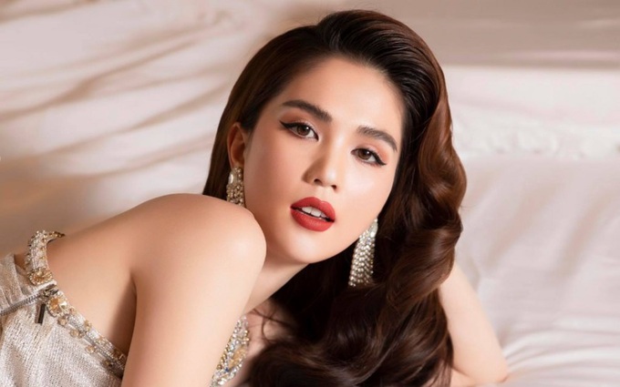 Ngọc Trinh bất ngờ khoe ảnh ôm ấp trai lạ, lại còn đăng dòng thả thính cực ngọt ngào - Ảnh 3. Ngọc Trinh bất ngờ khoe ảnh ôm ấp trai lạ, lại còn đăng dòng thả thính cực ngọt ngào - Ảnh 3.