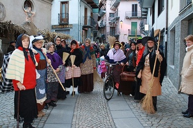 Hòa mình vào mùa lễ hội sôi động trong tháng đầu năm