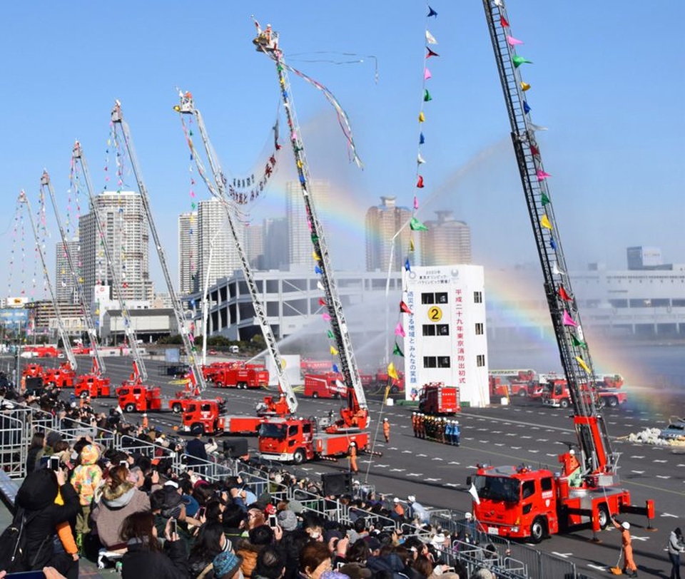 Lễ diễu hành tái hiện cuộc chiến với bà hỏa của lính cứu hỏa Tokyo - 3 Lễ diễu hành tái hiện cuộc chiến với bà hỏa của lính cứu hỏa Tokyo - 3