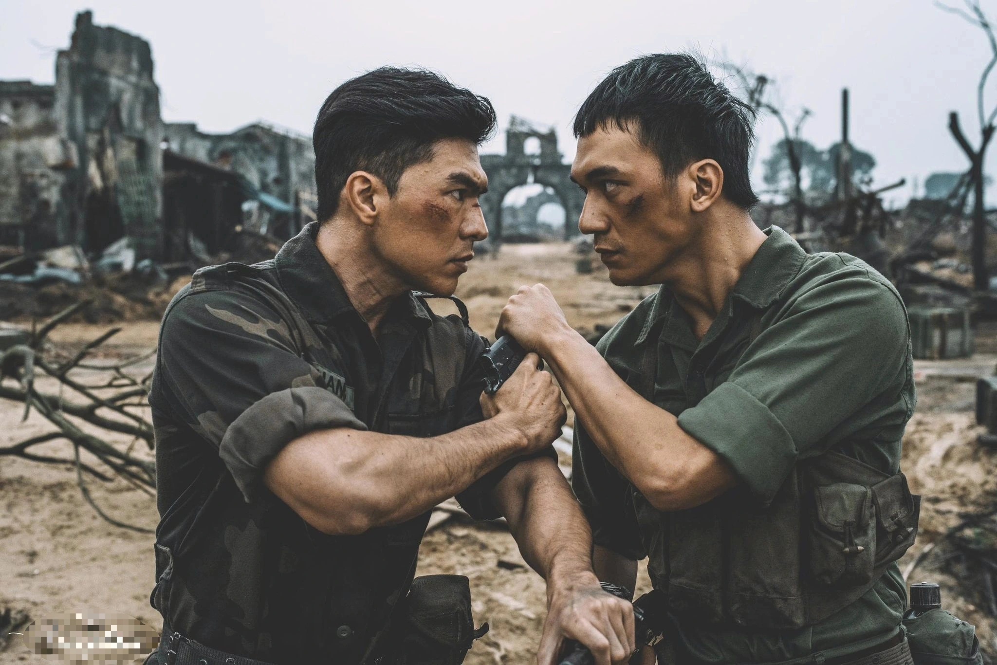 Phim Mưa đỏ gây sốt: Bất ngờ 5 chi tiết khác xa tiểu thuyết của Chu Lai - 5