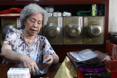 Tiệm trà cổ 70 năm ở TPHCM, giá 10 triệu đồng/kg vẫn "hút" khách