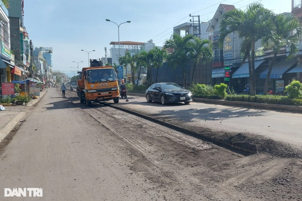Quốc lộ 1A nát như ruộng cày, ngay đoạn qua Quy Nhơn - 8 Quốc lộ 1A nát như ruộng cày, ngay đoạn qua Quy Nhơn - 8