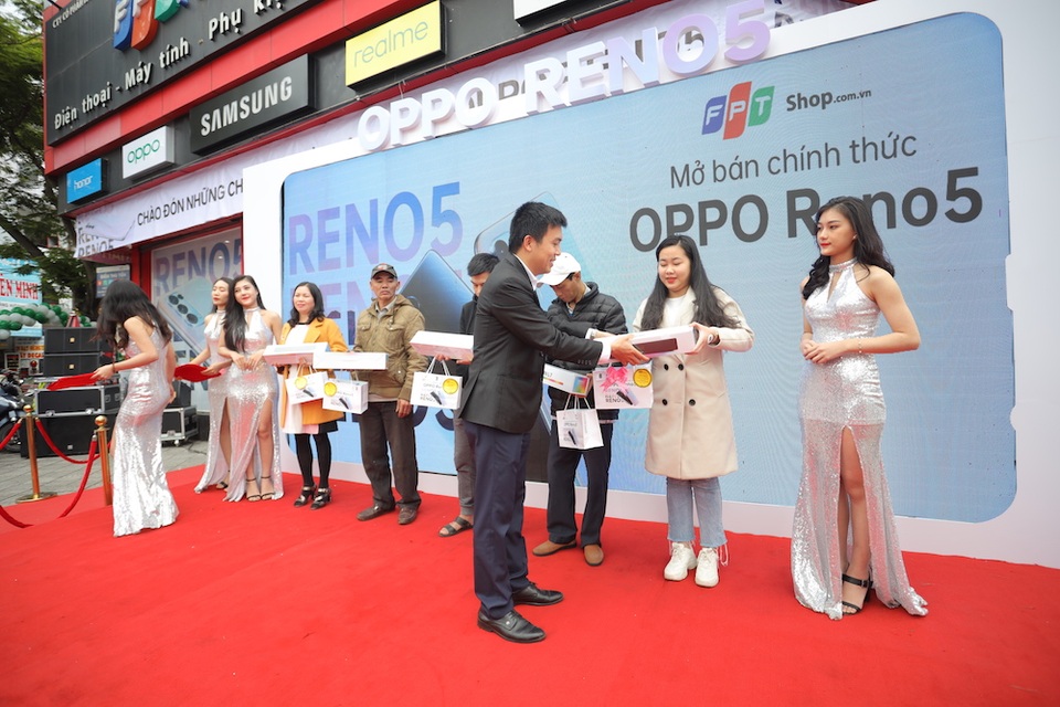 OPPO Reno5 thành công rực rỡ với hơn 42,000 đơn đặt hàng - 1 OPPO Reno5 thành công rực rỡ với hơn 42,000 đơn đặt hàng - 1