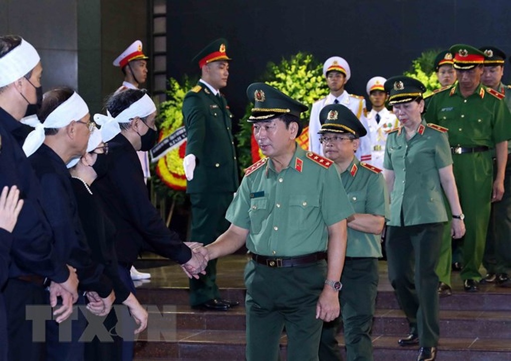 Lãnh đạo Đảng, Nhà nước viếng cố Phó Thủ tướng Nguyễn Khánh - 6 Lãnh đạo Đảng, Nhà nước viếng cố Phó Thủ tướng Nguyễn Khánh - 6