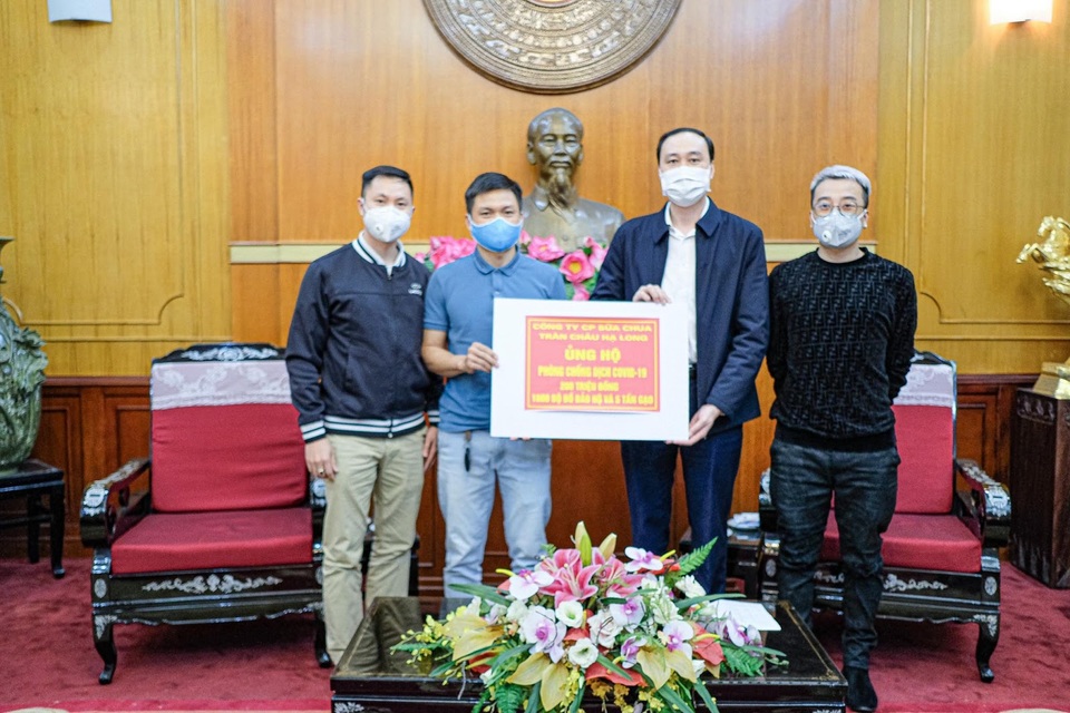 Sữa Chua Trân Châu Hạ Long ủng hộ hàng nghìn bộ đồ bảo hộ cùng gạo và tiền mặt - 3 Sữa Chua Trân Châu Hạ Long ủng hộ hàng nghìn bộ đồ bảo hộ cùng gạo và tiền mặt - 3