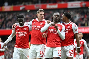 Arsenal vượt ải Crystal Palace, vững vàng dẫn đầu Ngoại hạng Anh