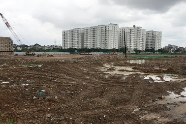 Mua nhà xã hội mất tiền chênh 500 triệu đồng: Cò quay siết tiền khách mua