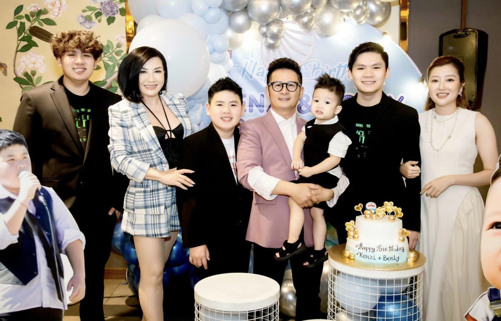 Bằng Kiều bật khóc trên truyền hình, hé lộ lý do xin lỗi gia đình - 3 Bằng Kiều bật khóc trên truyền hình, hé lộ lý do xin lỗi gia đình - 3