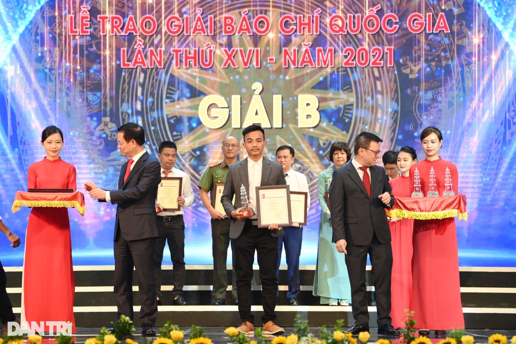 Báo Dân trí đoạt giải B và C Giải Báo chí Quốc gia - 2 Báo Dân trí đoạt giải B và C Giải Báo chí Quốc gia - 2