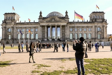 Du khách Trung Quốc bị bắt ở Đức vì chào kiểu Hitler