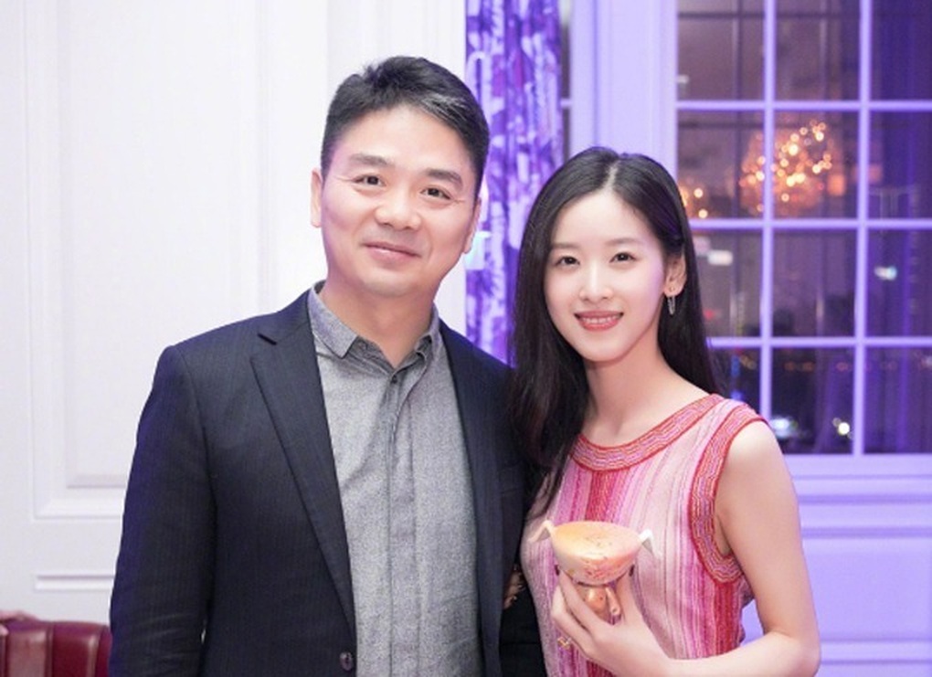 Hot girl trà sữa tha thứ cho chồng tỷ phú vướng cáo buộc cưỡng dâm - 5 Hot girl trà sữa tha thứ cho chồng tỷ phú vướng cáo buộc cưỡng dâm - 5