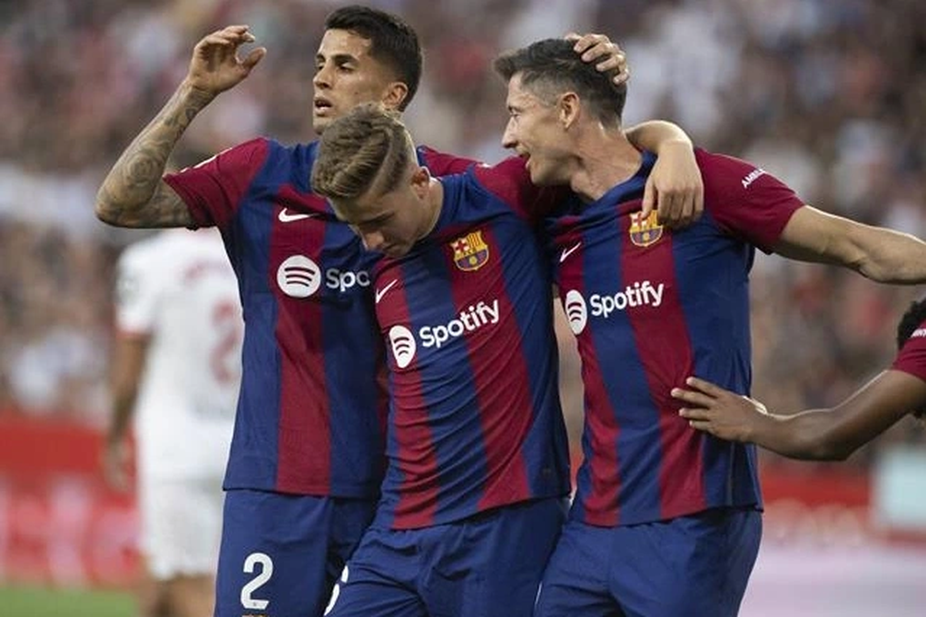 Barcelona thắng ở vòng cuối cùng La Liga, HLV Xavi cảnh báo Hansi Flick - 1