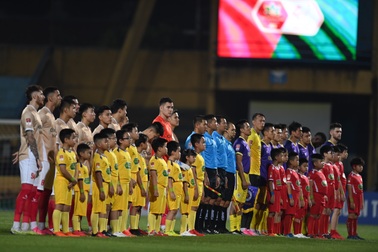 Hà Nội FC chưa được dùng tân binh mới được đăng ký