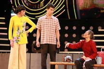 Hoài Linh “bước qua lời nguyền”, giả gái đóng hài cùng Thuý Nga