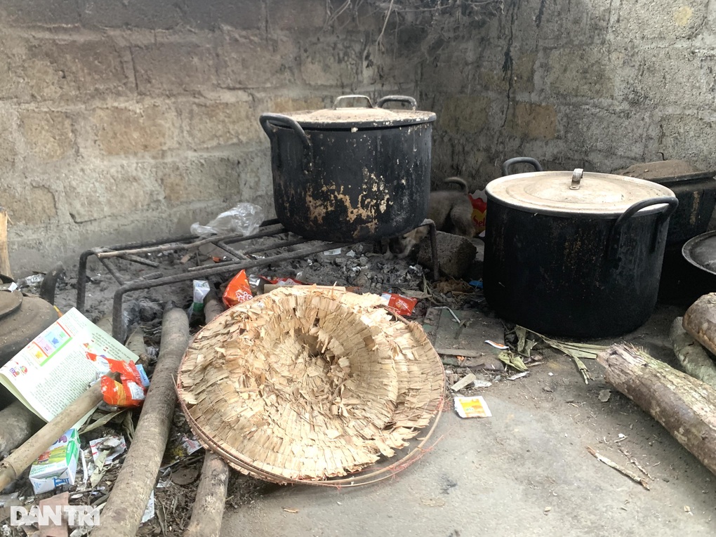Cậu bé biến dạng khuôn mặt vì ngã vào nước nóng, gần 4 tuổi chưa biết nói - 3 Cậu bé biến dạng khuôn mặt vì ngã vào nước nóng, gần 4 tuổi chưa biết nói - 3
