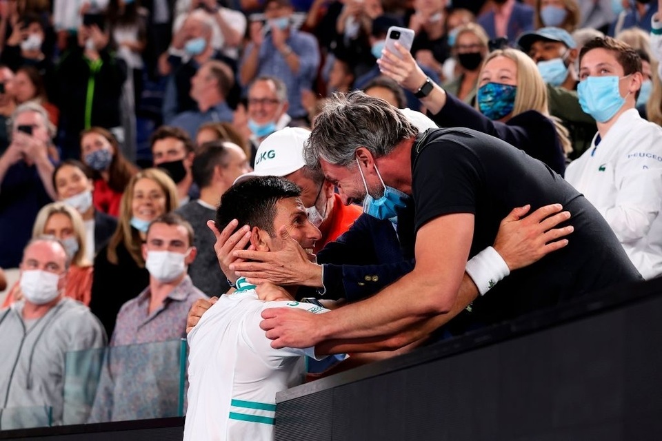 Đánh bại Medvedev, Djokovic vô địch Australian Open 2021 - 11 Đánh bại Medvedev, Djokovic vô địch Australian Open 2021 - 11