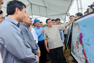 Thủ tướng khảo sát mỏ sắt lớn nhất Đông Nam Á