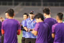 Vừa tới Philippines, HLV Kim Sang Sik nói điều bất ngờ với tuyển Việt Nam