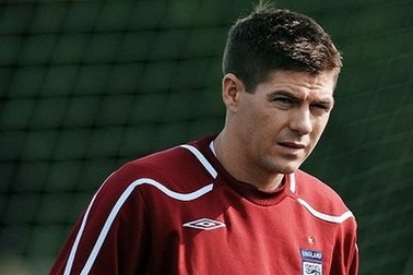 Gerrard “từ chối” lời khen tặng của Zidane