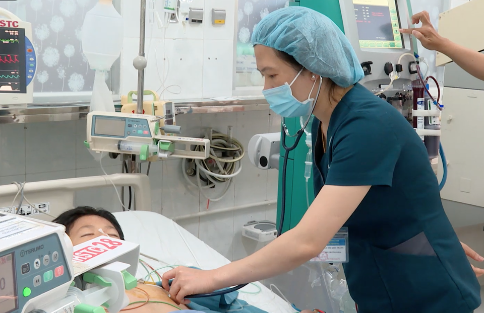 Đồng Nai: Ăn bánh mì và cơm trưa, 6 bé nhập viện vì nôn ói, 1 bé đã tử vong - 1 Đồng Nai: Ăn bánh mì và cơm trưa, 6 bé nhập viện vì nôn ói, 1 bé đã tử vong - 1