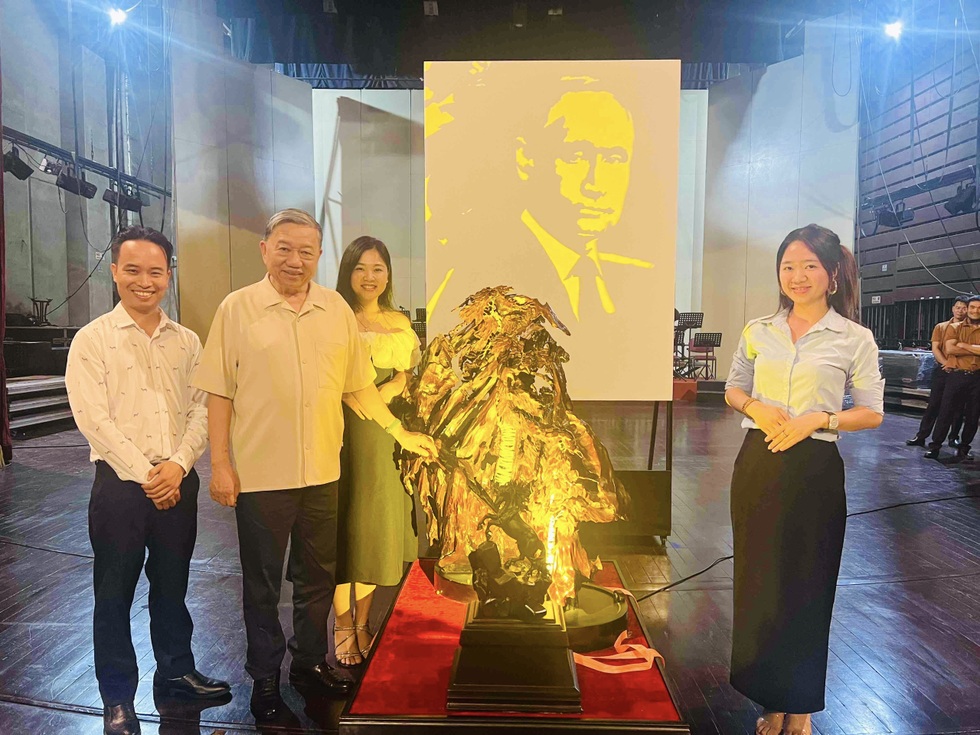 Món quà Tổng Bí thư tặng Tổng thống Putin được giữ kín đến phút chót - 4 Món quà Tổng Bí thư tặng Tổng thống Putin được giữ kín đến phút chót - 4