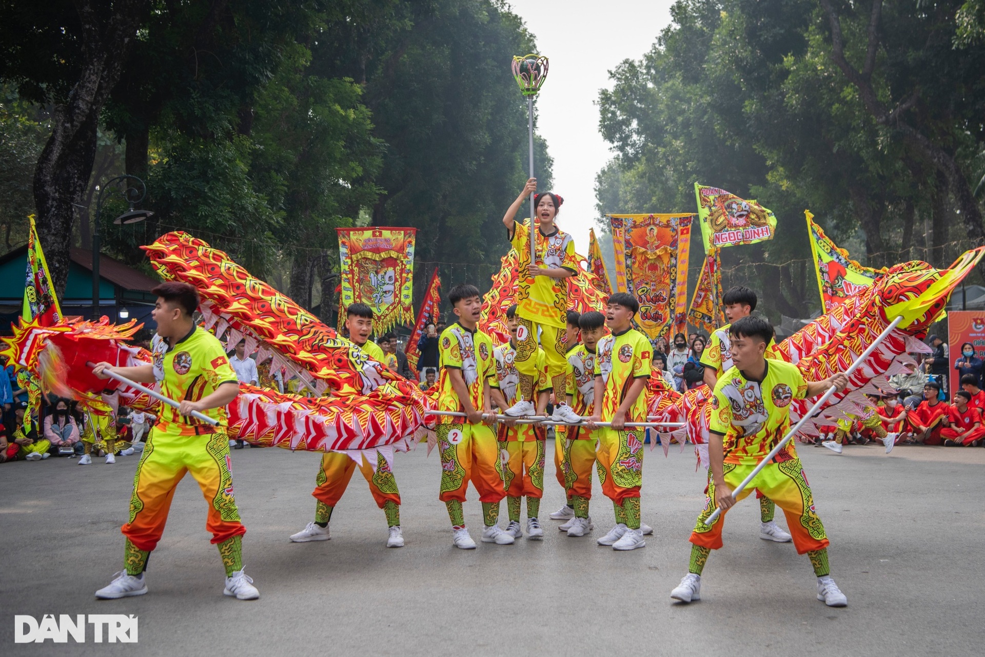 Nữ sinh 17 tuổi tham gia tranh tài múa Rồng nghệ thuật Hà Nội - 7 Nữ sinh 17 tuổi tham gia tranh tài múa Rồng nghệ thuật Hà Nội - 7