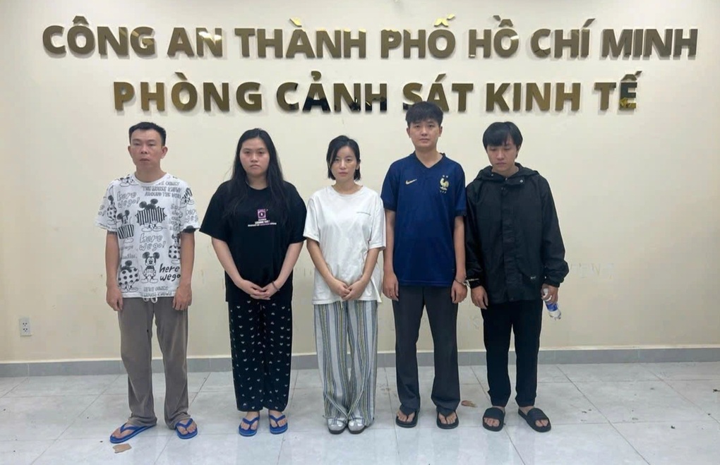 Miss Audition Ngọc Anh điều hành đường dây bán khí cười ở phường Sài Gòn - 1