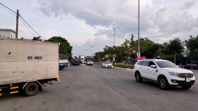 Đà Nẵng tăng cường công tác quản lý đối với người và phương tiện vận chuyển hàng hóa có đăng ký luồng xanh ra, vào thành phố.