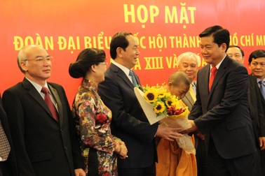 Bí thư Thăng: Đại biểu Quốc hội trên nghị trường đừng “dĩ hòa vi quý”!