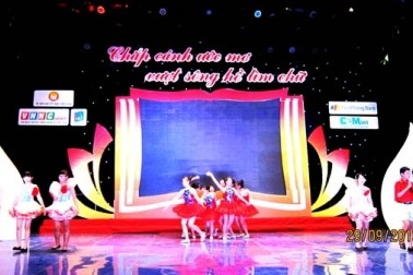 Hơn 7 tỷ đồng hỗ trợ HS khó khăn trong chương trình “Chắp cánh ước mơ, vượt sông hồ tìm chữ”