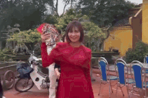 Gia đình 120 người, các cháu xếp hàng cả chục mét nhận lì xì gây sốt mạng