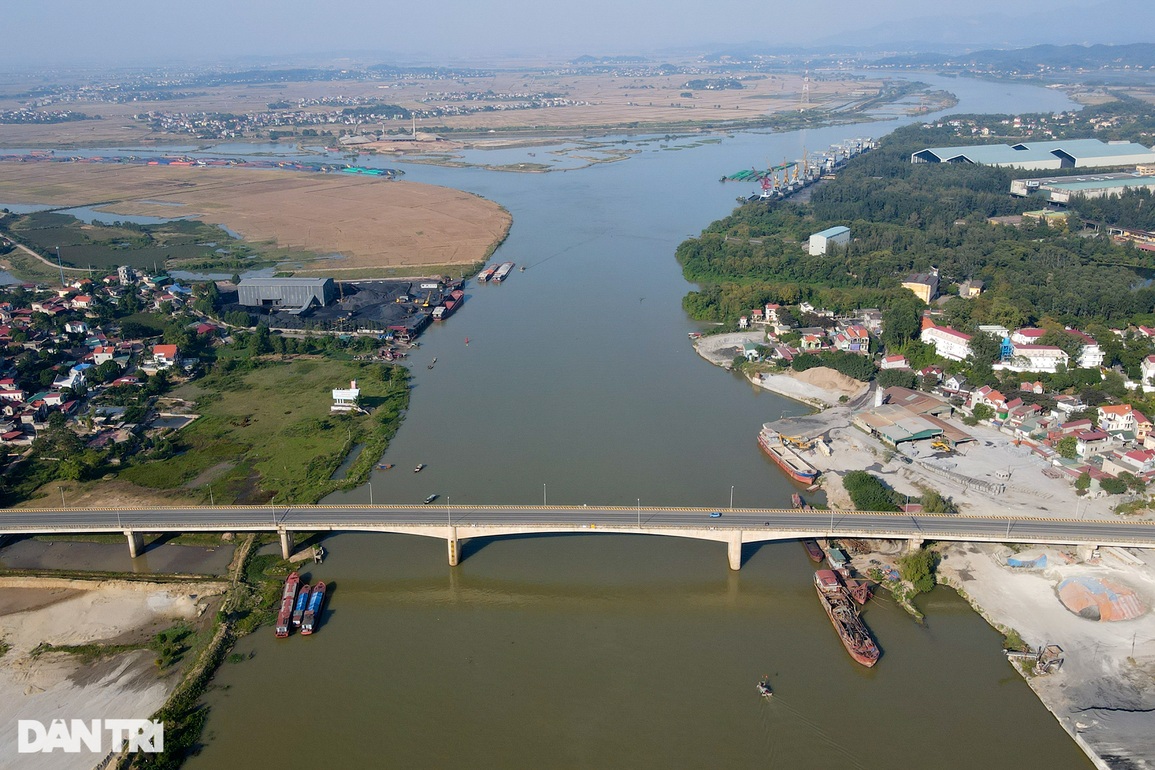 Kỳ 1: Vạch bí ẩn những con tàu không số chở dầu dọc tuyến lục đầu giang - 3 Kỳ 1: Vạch bí ẩn những con tàu không số chở dầu dọc tuyến lục đầu giang - 3