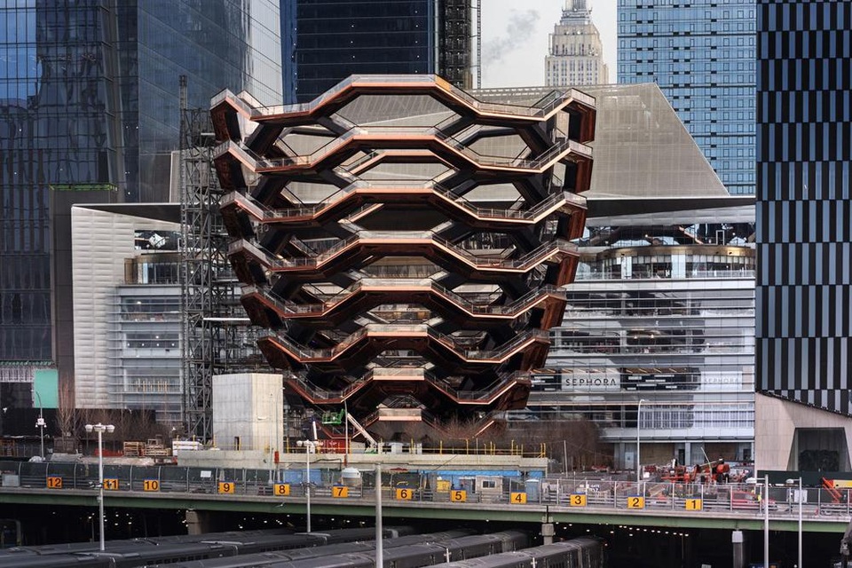 Cầu thang trị giá 150 triệu đô được ví như tháp Eiffel của New York - 1 Cầu thang trị giá 150 triệu đô được ví như tháp Eiffel của New York - 1