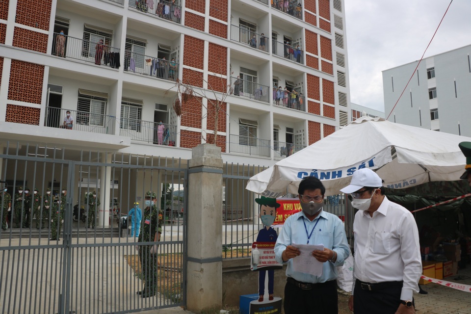 Ổ dịch bệnh viện Đà Nẵng quét sạch Covid-19, đón bệnh nhân đến khám - 4 Ổ dịch bệnh viện Đà Nẵng quét sạch Covid-19, đón bệnh nhân đến khám - 4